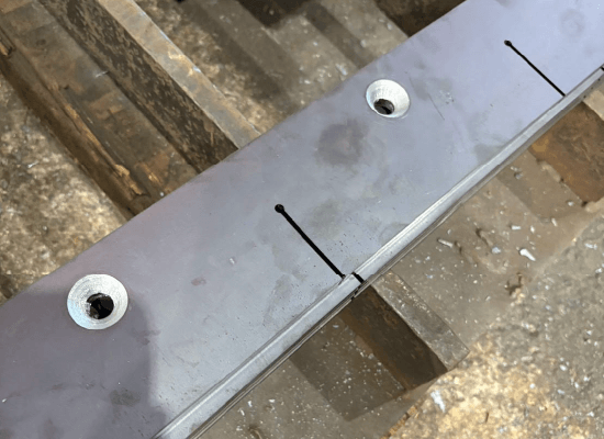 レーザー切断品への「皿穴」あけ加工