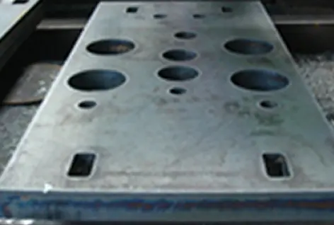 厚板への穴あけ